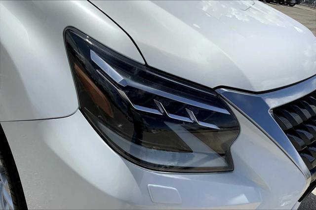 Photo of 2022 Starfire Pearl Lexus GX 460