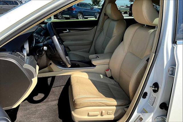 Photo of 2014 Bellanova White Pearl Acura TL