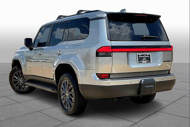 Photo of 2025 Atomic Silver Lexus GX 550