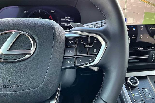 Photo of 2025 Atomic Silver Lexus GX 550