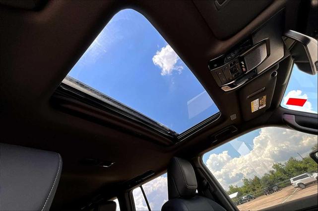 Photo of 2025 Atomic Silver Lexus GX 550