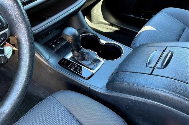 Photo of 2019 Blizzard Pearl Toyota Highlander