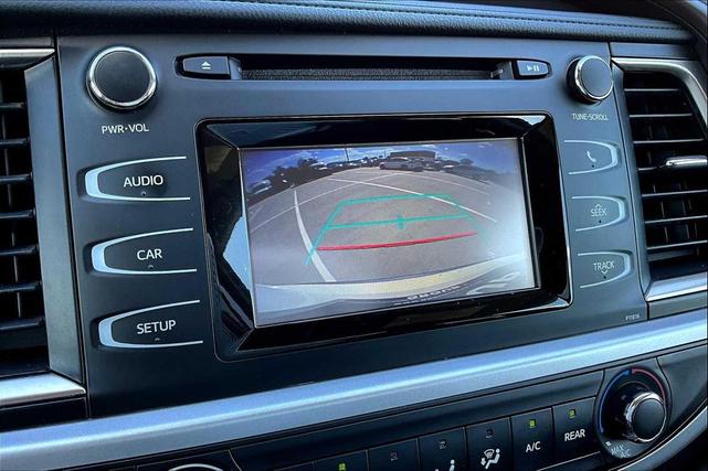 Photo of 2019 Blizzard Pearl Toyota Highlander