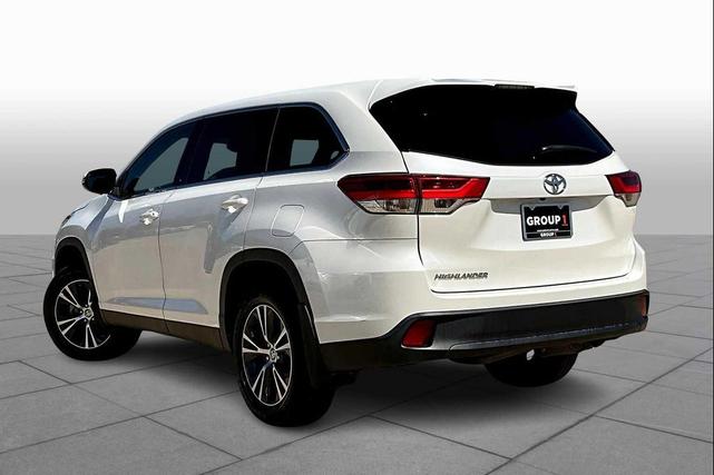 Photo of 2019 Blizzard Pearl Toyota Highlander