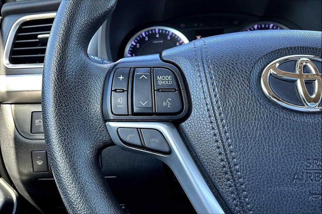 Photo of 2019 Blizzard Pearl Toyota Highlander