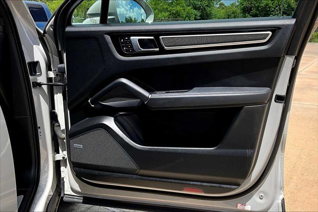 Photo of 2022 Quartzite Grey Metallic Porsche Cayenne