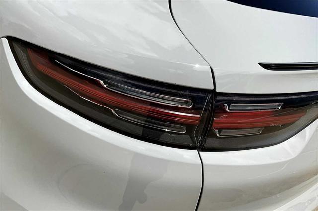 Photo of 2022 Quartzite Grey Metallic Porsche Cayenne