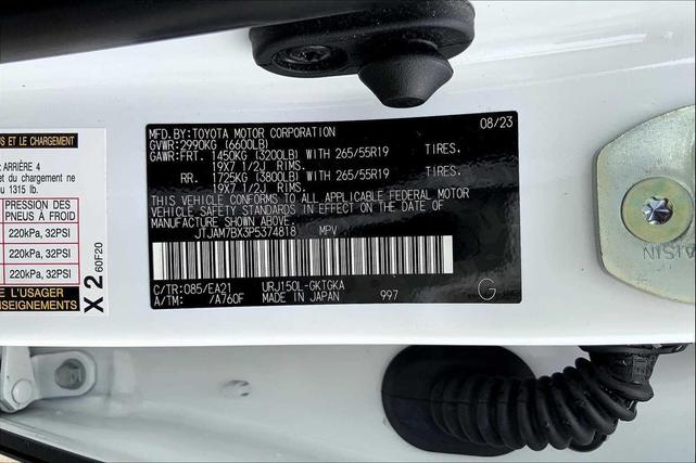 Photo of 2023 Eminent White Pearl Lexus GX 460