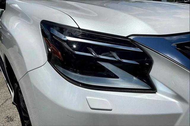 Photo of 2023 Eminent White Pearl Lexus GX 460