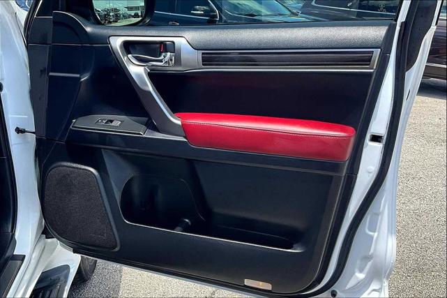 Photo of 2023 Eminent White Pearl Lexus GX 460
