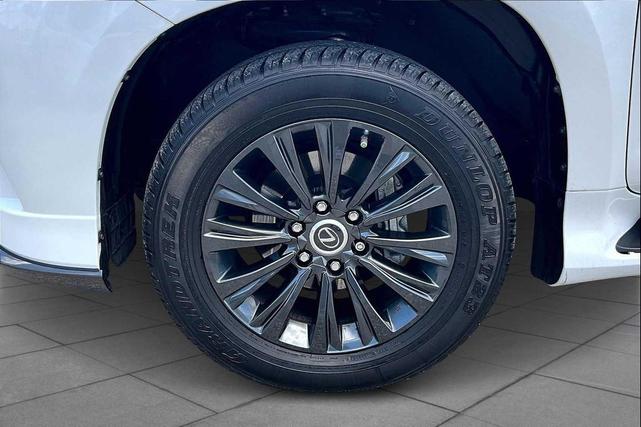 Photo of 2023 Eminent White Pearl Lexus GX 460