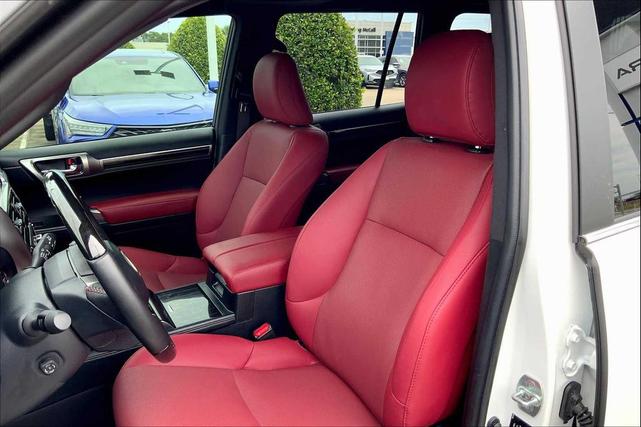 Photo of 2023 Eminent White Pearl Lexus GX 460
