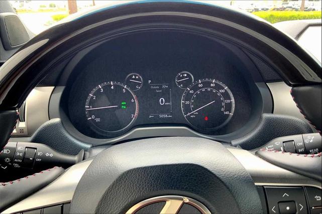 Photo of 2023 Eminent White Pearl Lexus GX 460