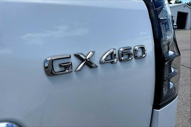 Photo of 2023 Eminent White Pearl Lexus GX 460