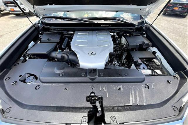 Photo of 2023 Eminent White Pearl Lexus GX 460