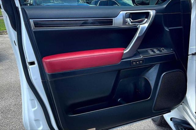 Photo of 2023 Eminent White Pearl Lexus GX 460