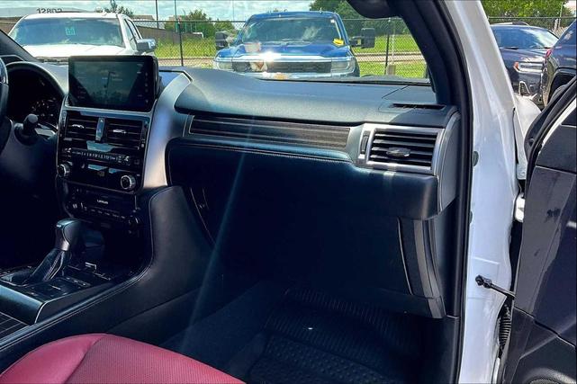 Photo of 2023 Eminent White Pearl Lexus GX 460