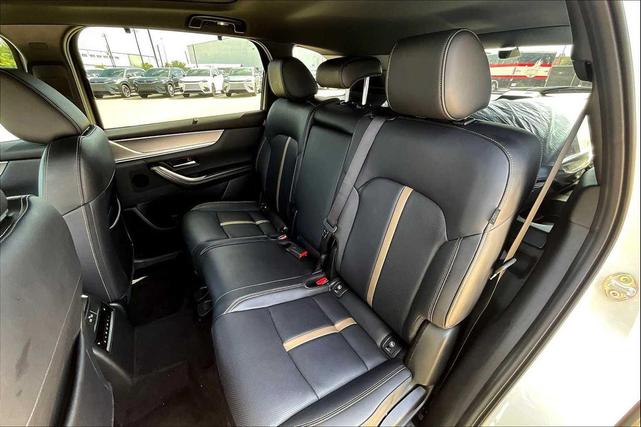 Photo of 2025 Rhodium White Premium Mazda CX-70