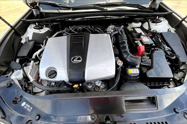 Photo of 2025 Eminent White Pearl Lexus ES 350