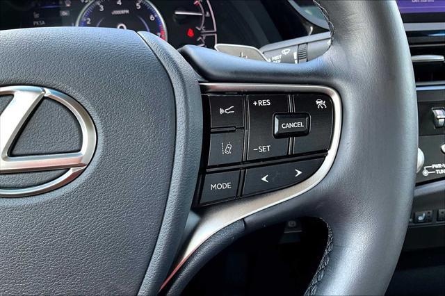 Photo of 2025 Eminent White Pearl Lexus ES 350
