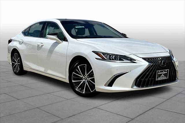Photo of 2025 Eminent White Pearl Lexus ES 350