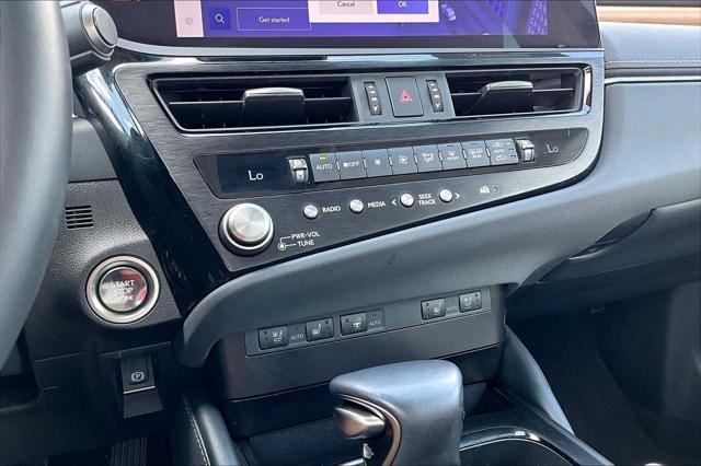 Photo of 2025 Eminent White Pearl Lexus ES 350