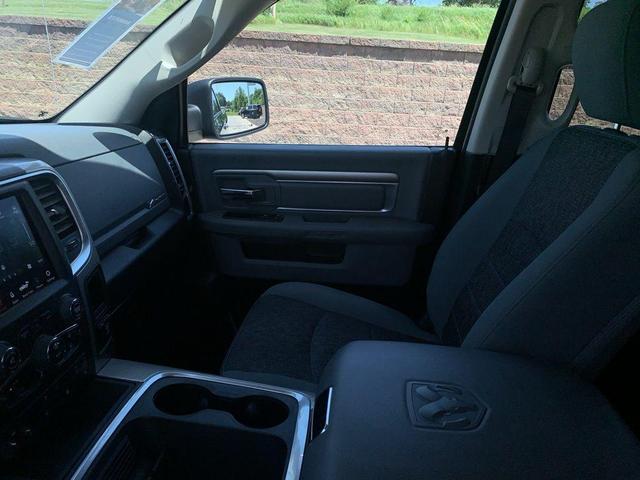 Photo of 2018 Brilliant Black Crystal Pearlcoat RAM 1500