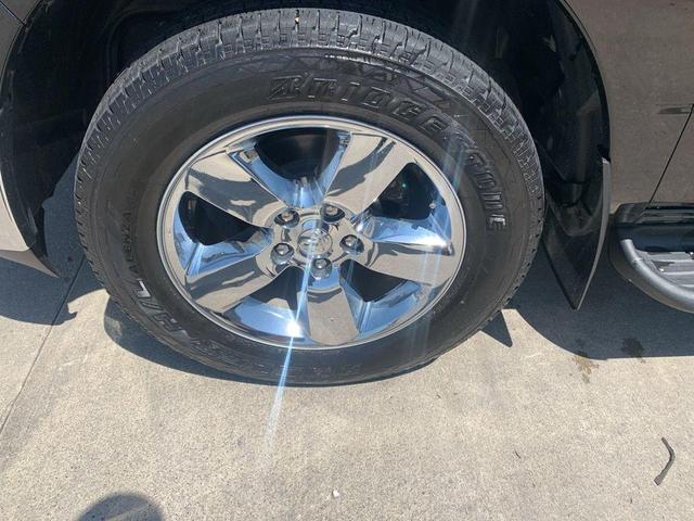 Photo of 2018 Brilliant Black Crystal Pearlcoat RAM 1500