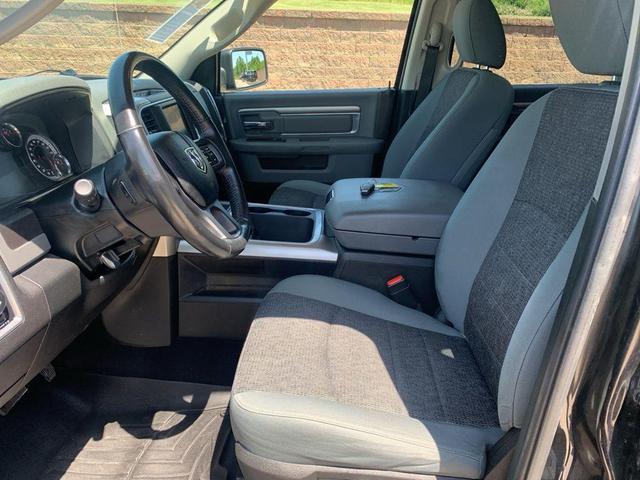 Photo of 2018 Brilliant Black Crystal Pearlcoat RAM 1500