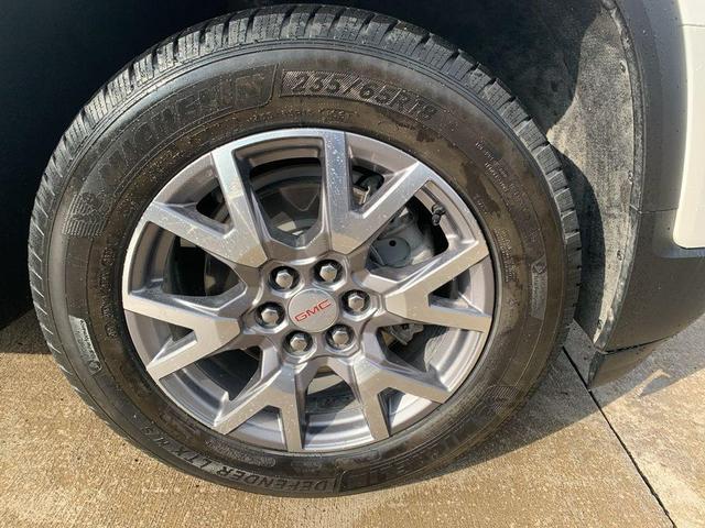 Photo of 2021 White Frost Tri-Coat GMC Acadia