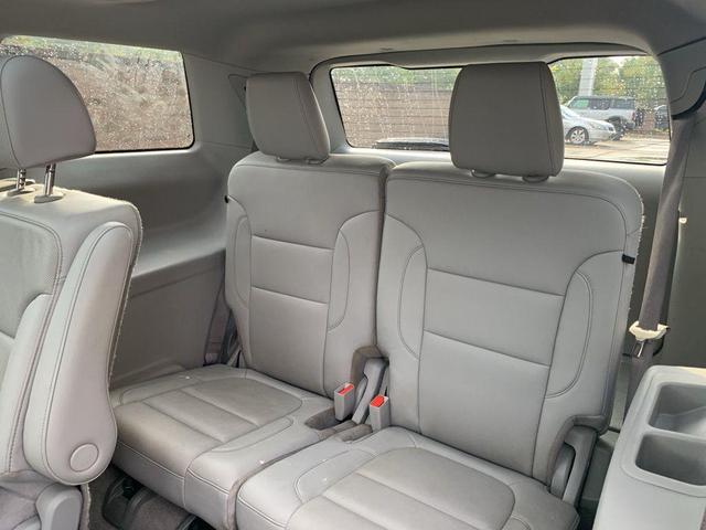 Photo of 2021 White Frost Tri-Coat GMC Acadia