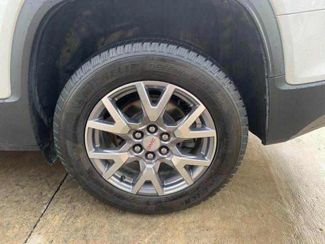 Photo of 2021 White Frost Tri-Coat GMC Acadia