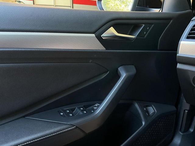 Photo of 2024 Deep Black Pearl Volkswagen Jetta