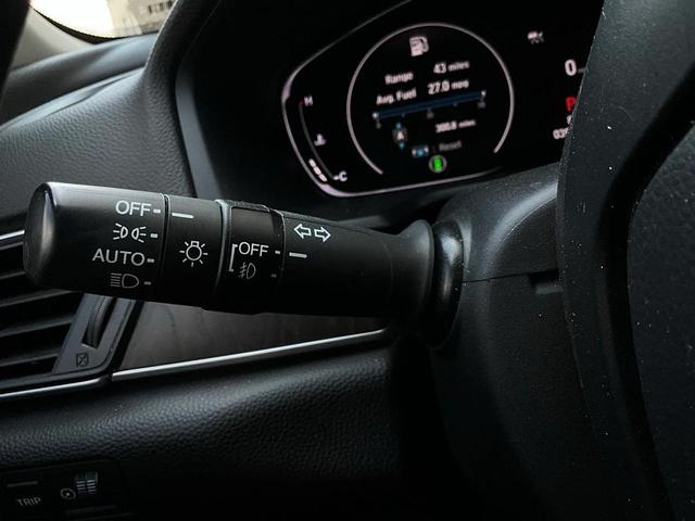 Photo of 2022 Crystal Black Pearl Honda Accord