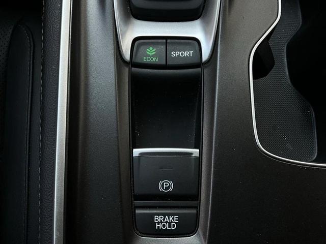 Photo of 2022 Crystal Black Pearl Honda Accord