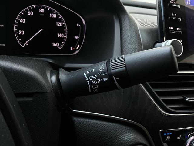 Photo of 2022 Crystal Black Pearl Honda Accord