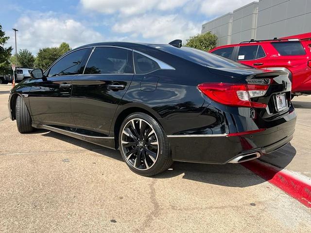 Photo of 2022 Crystal Black Pearl Honda Accord