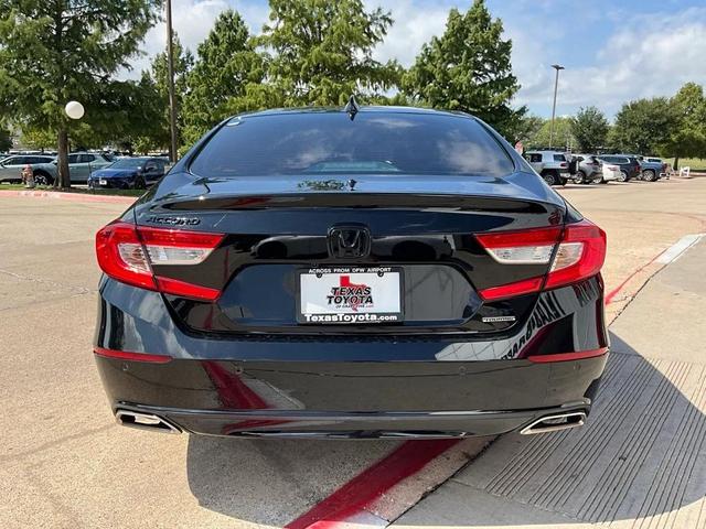 Photo of 2022 Crystal Black Pearl Honda Accord