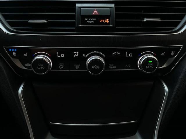 Photo of 2022 Crystal Black Pearl Honda Accord