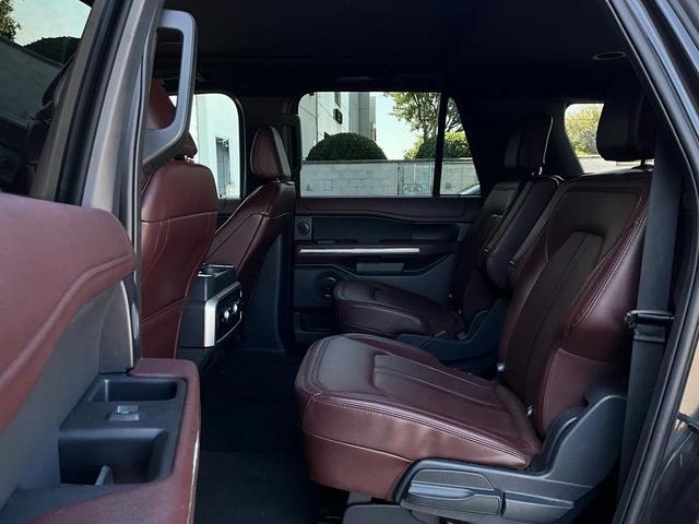 Photo of 2024 Dark Matter Gray Metallic Ford Expedition Max