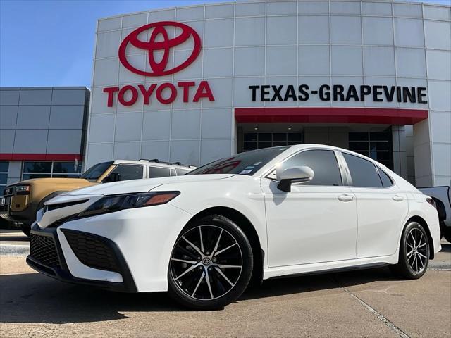 Photo of 2023 Ice Cap Toyota Camry