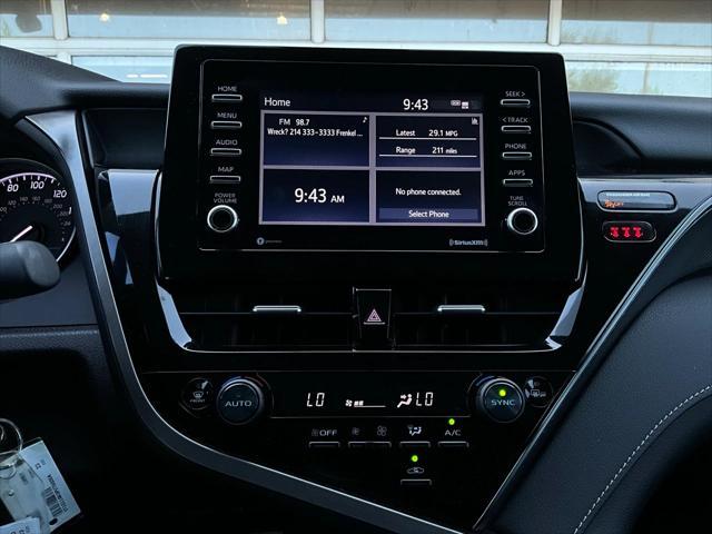 Photo of 2023 Ice Cap Toyota Camry