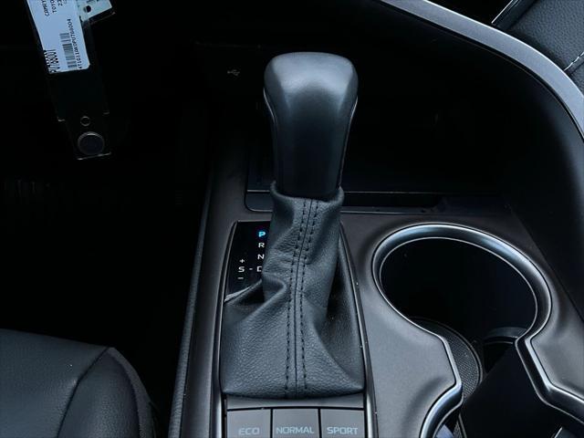 Photo of 2023 Ice Cap Toyota Camry
