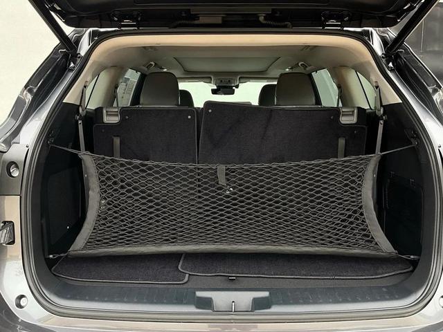 Photo of 2022 Gray Toyota Highlander