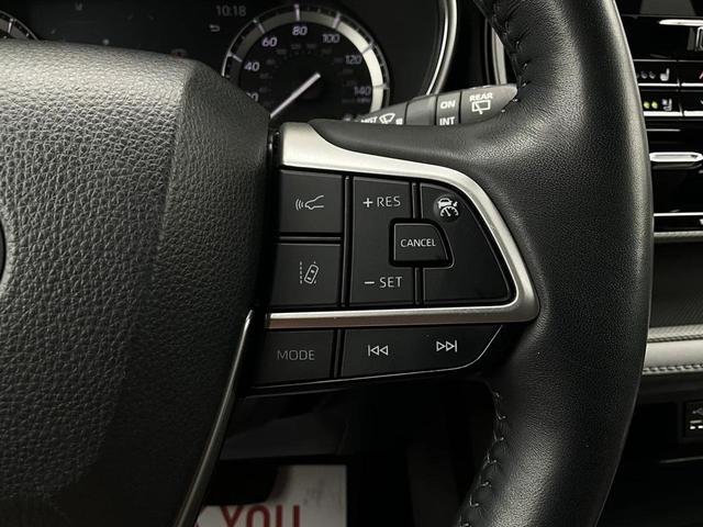 Photo of 2022 Gray Toyota Highlander