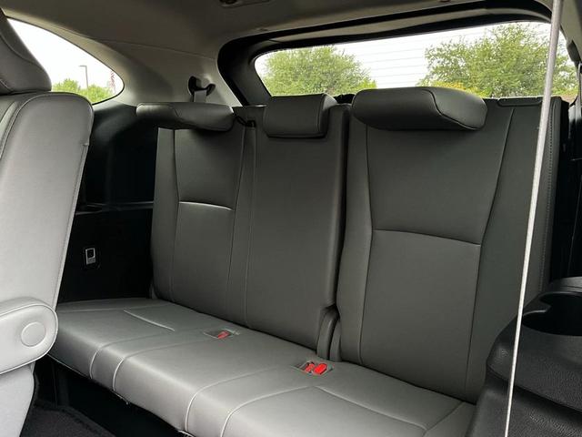 Photo of 2022 Gray Toyota Highlander