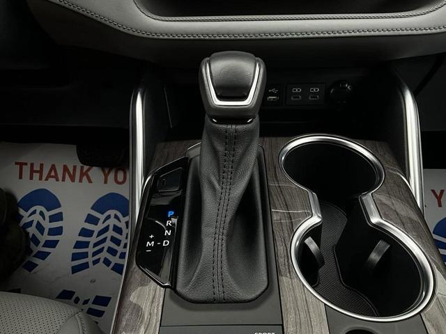 Photo of 2022 Gray Toyota Highlander