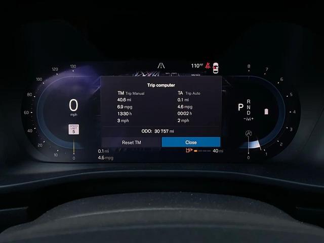 Photo of 2024 Silver Dawn Metallic Volvo XC40