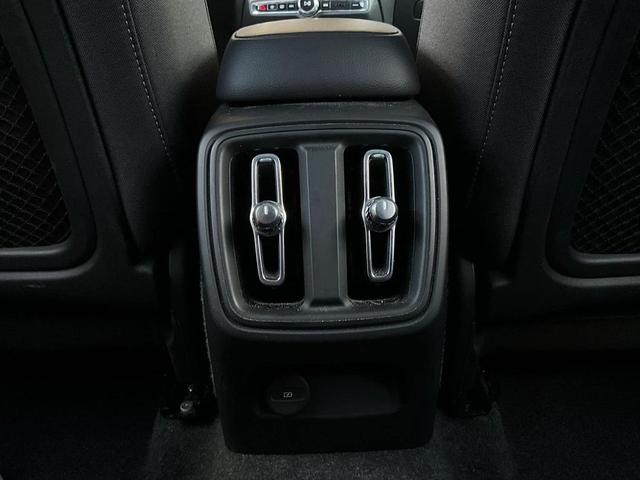 Photo of 2024 Silver Dawn Metallic Volvo XC40