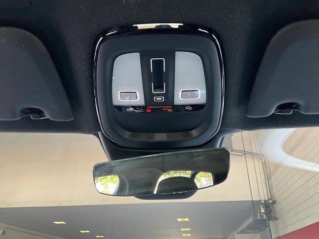 Photo of 2024 Silver Dawn Metallic Volvo XC40